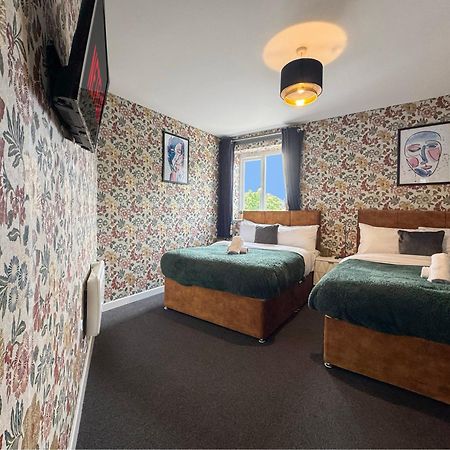 Luxury Boutique Apartments Block Free Street Parking Hounslow Exterior photo