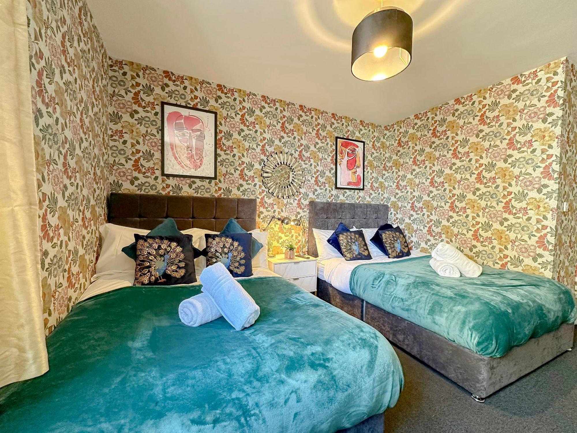 Luxury Boutique Apartments Block Free Street Parking Hounslow Exterior photo