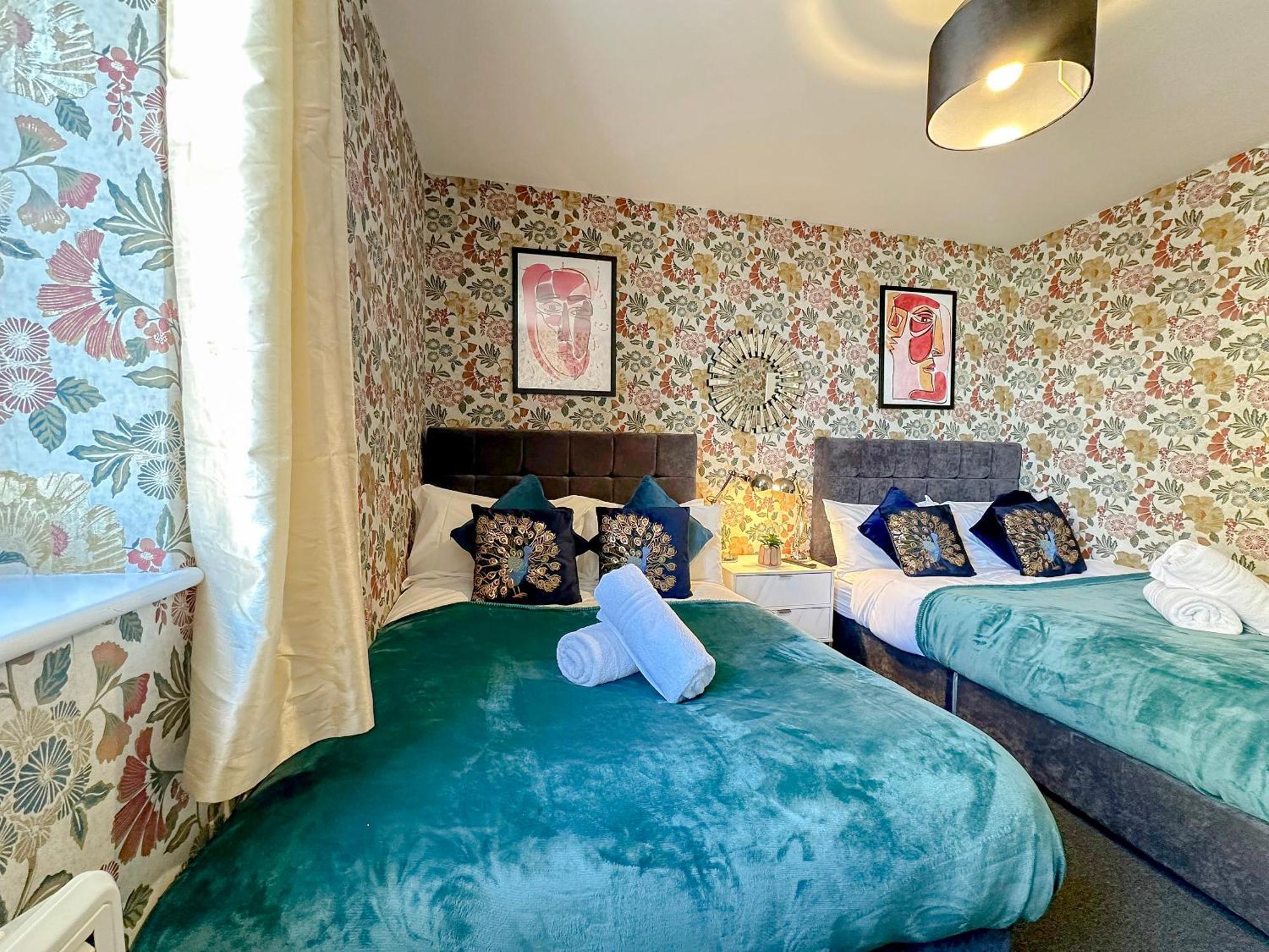 Luxury Boutique Apartments Block Free Street Parking Hounslow Exterior photo
