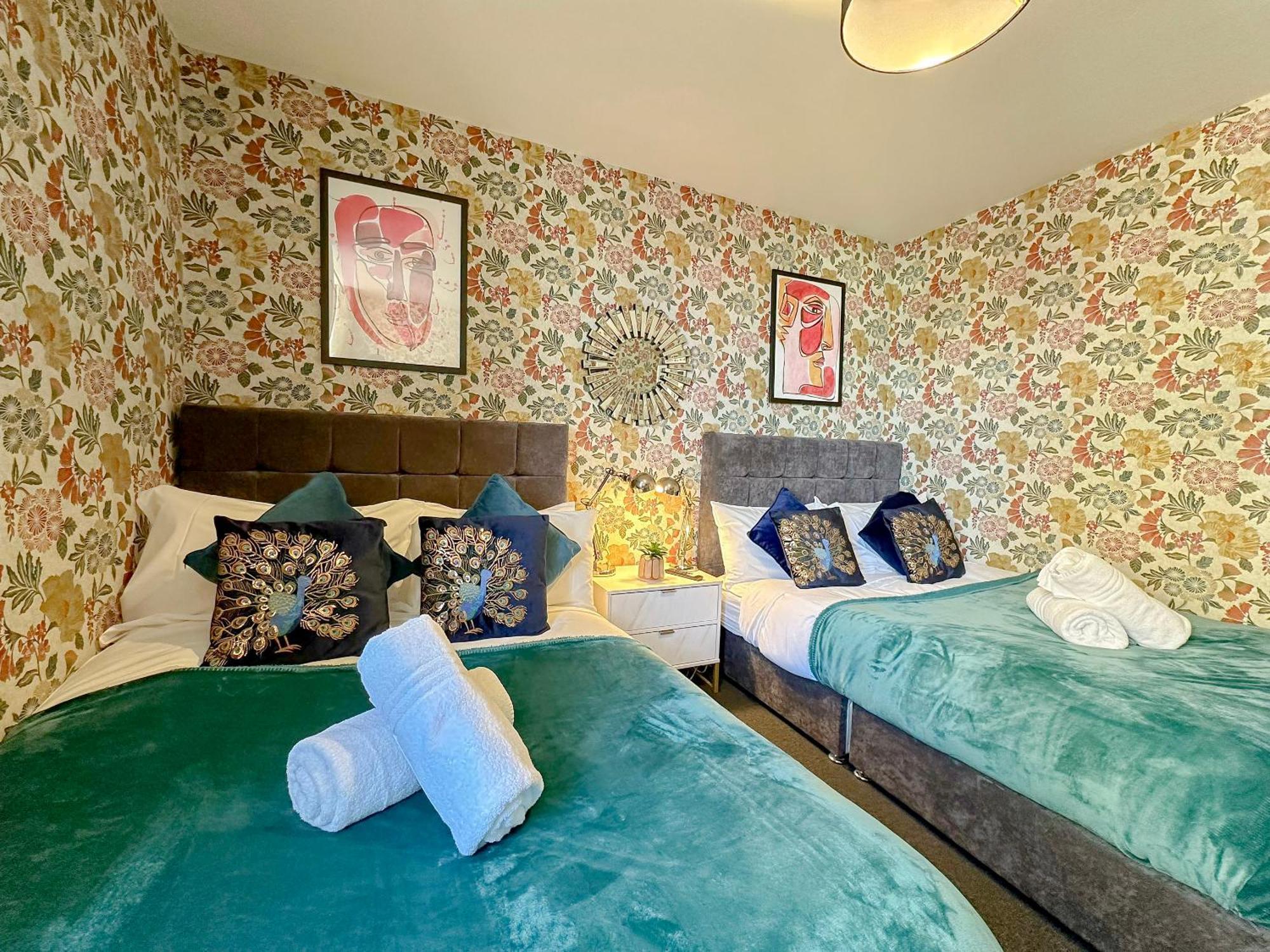 Luxury Boutique Apartments Block Free Street Parking Hounslow Exterior photo
