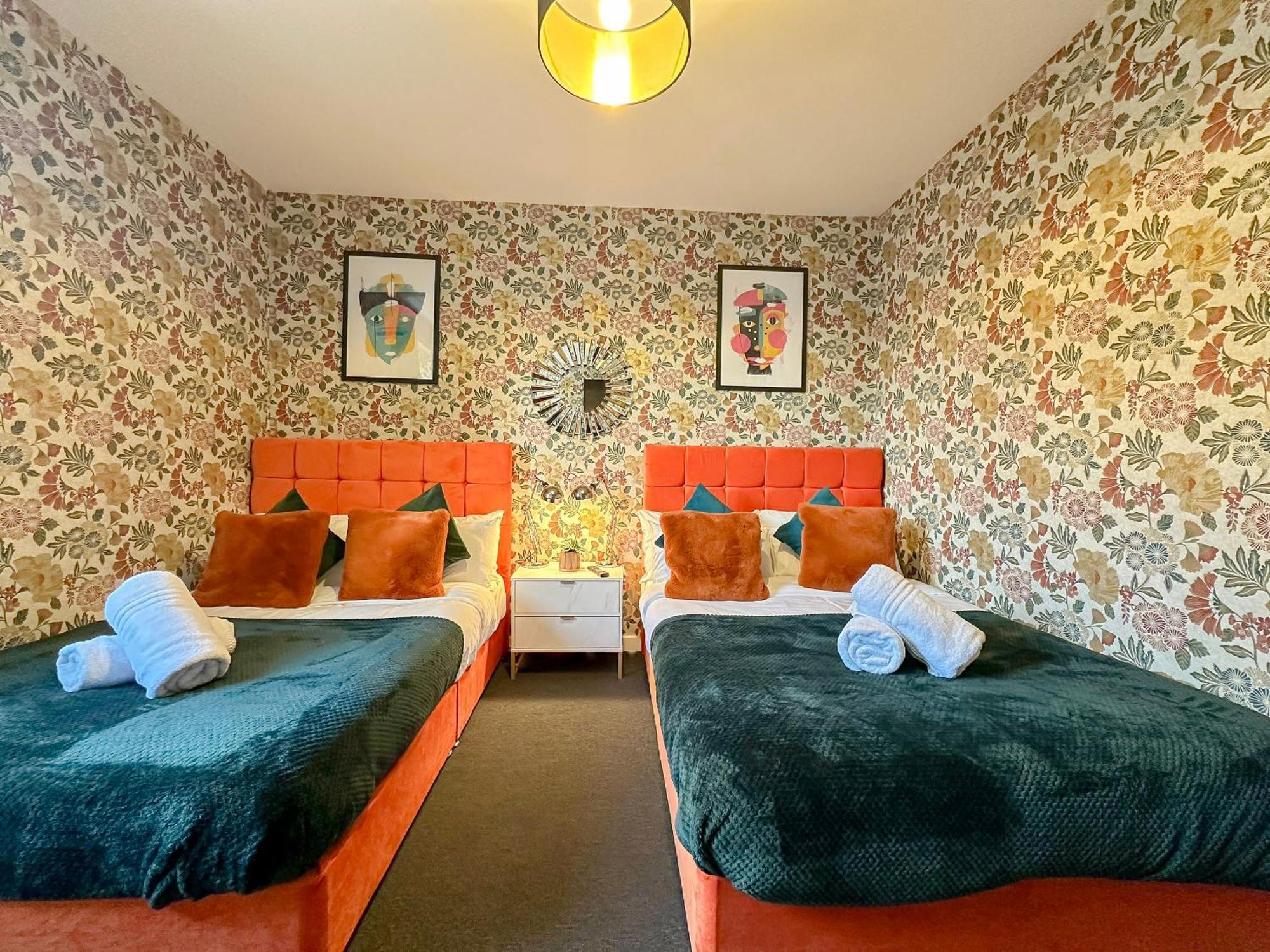 Luxury Boutique Apartments Block Free Street Parking Hounslow Exterior photo