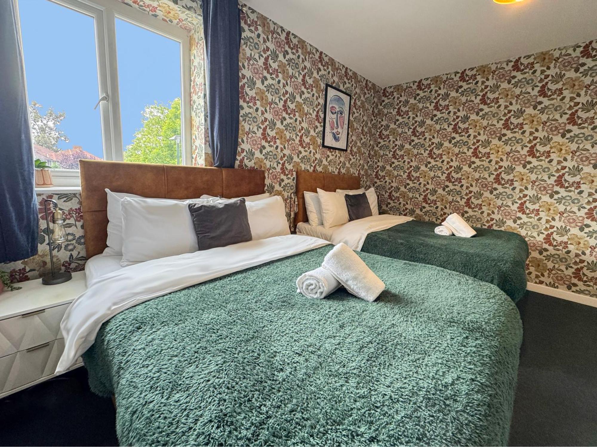 Luxury Boutique Apartments Block Free Street Parking Hounslow Exterior photo